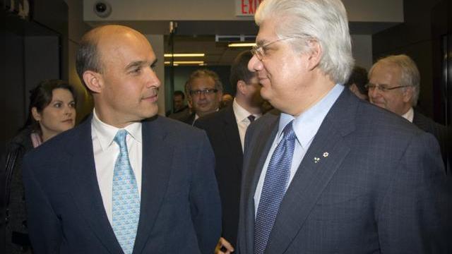 <b>Dezvăluiri din spatele cortinei BlackBerry: o nouă carte arata cum a picat gigantul şi cum a luat in ras primul iPhone</b>Dacă despre picajul Nokia &icirc;nainte de preluarea Microsoft nu prea se mai scrie, istoria fiind practic &icirc;ncheiată, căderea BlackBerry e &icirc;ncă un subiect destul de fierbinte. Şi asta pentru că miraculos firma canadiană continua să...