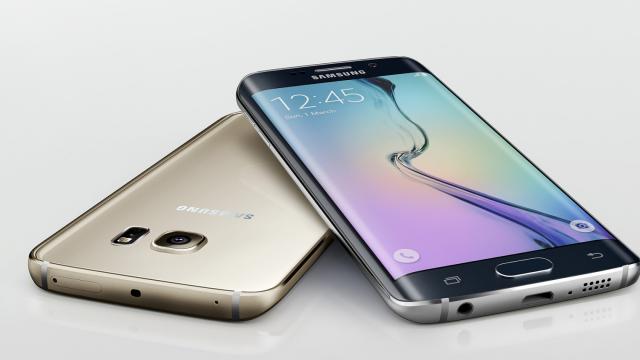 <b>Samsung Galaxy S6 Edge Plus ar putea fi noul phablet pregătit de Samsung pentru debut în luna iulie</b>După ce zvonurile cu privire la o posibilă lansare a phablet-ului Note 5 &icirc;n luna iulie au fost infirmate chiar de către oficialii Samsung, iată că astăzi aflăm informații despre un nou device care ar putea debuta &icirc;n mijlocul verii....