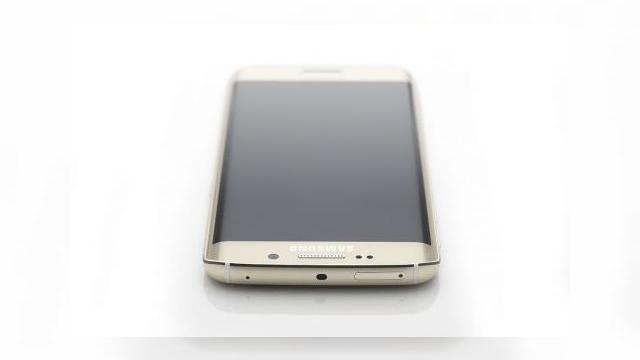 <b>Samsung Galaxy S6 Edge Plus va sosi cu display QHD de 5.7 inch și Android 5.1.1 Lollipop</b>Deși la început, ideea unui S6 Edge Plus părea a fi una greu de crezut, se pare că într-adevăr sud-coreenii vor dezvolta un astfel de device. Prin intermediul celor de la Sammobile.com, o sursă de încredere de altfel, aflați că S6...
