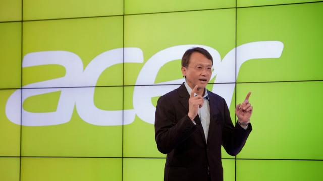 <b>Acer nu are în plan nici o achiziţie majoră, conform CEO-ului Jason Chen</b>Se pare că e săptămâna negărilor, astfel că după ce HTC a negat orice tentativă de fuziune cu ASUS, acum Acer neagă faptul că ar pregăti o achiziţie în perioada următoare. Firma chineză a negat şi informaţiile că ar...