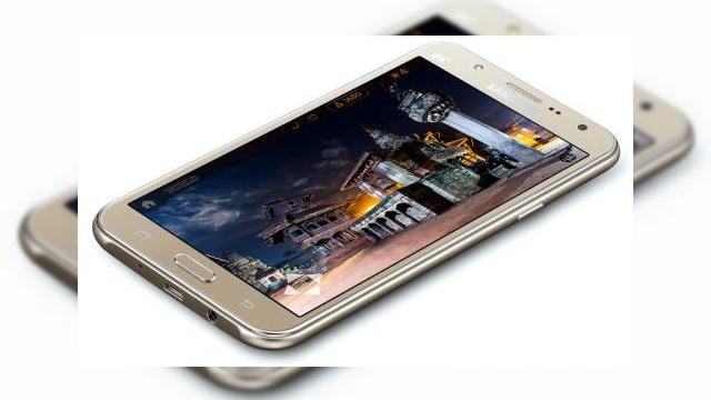<b>Samsung anunță smartphone-urile Galaxy J5 și Galaxy J7; telefoane cu bliț frontal și procesoare pe 64-bit</b>O nouă gamă de terminale pe care sud-coreenii de la Samsung au introdus-o acum ceva timp, este și Galaxy J, categoria &icirc;n care se afla p&acirc;nă &icirc;n acest moment doar modelul Galaxy J1, un device low-end cu suport 4G. Astăzi, Samsung...