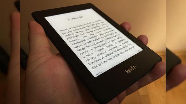 <b>S-a ajuns aici: Amazon va plăti autorii de cărţi digitale în funcţie de paginile citite de public</b>Amazon a anunţat &icirc;n această săptăm&acirc;nă o mutare legată de cărţile digitale, ce ar putea ucide creativitatea şi veniturile autorilor. Aparent, Amazon va plăti unii autori &icirc;n funcţie de c&acirc;te pagini sunt citite din cărţile...