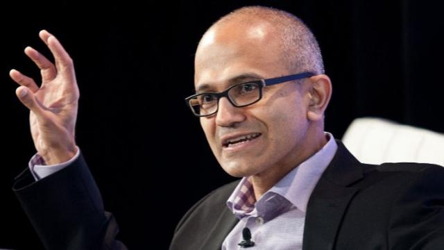 <b>Microsoft renunță la afacerea cu telefoane în forma sa actuală? Informațiile și zvonurile legate de acest aspect se înmulțesc</b>Cu doar c&acirc;teva zile &icirc;n urmă, aflam prin intermediul unui articol despre o scrisoare internă ce a fost trimisă de către Satya Nadella (CEO Microsoft), angajaților companiei. Acest memo făcea &icirc;n special referire la o serie de decizii...