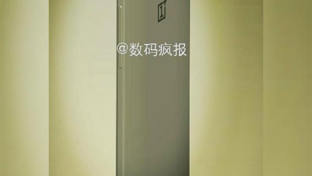 <b>OnePlus 2 apare în imagini cu corp complet metalic; Primește un nou teaser între timp</b>OnePlus 2 nu lasa aproape nici o zi să treacă, fără să ne ofere o nouă scăpare legată de designul sau dotările sale. Av&acirc;nd &icirc;n vedere că suntem &icirc;n iulie şi au mai rămas mai puţin de 3 săptăm&acirc;ni p&acirc;nă la debut,...