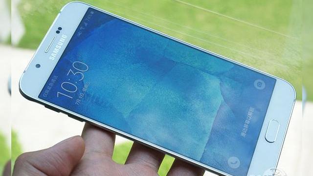 <b>Samsung Galaxy A8 va include şi scanner de amprente; Talia sa ultrasubțire e reconfirmată</b>Se pare că ne apropiem de lansarea lui Samsung Galaxy A8, un fel de v&acirc;rf de gama al seriei Galaxy A, care se anunţă a fi foarte interesant. Terminalul ar urma să fie cel mai subţire telefon produs de Samsung vreodată, iar azi aflăm că vine...