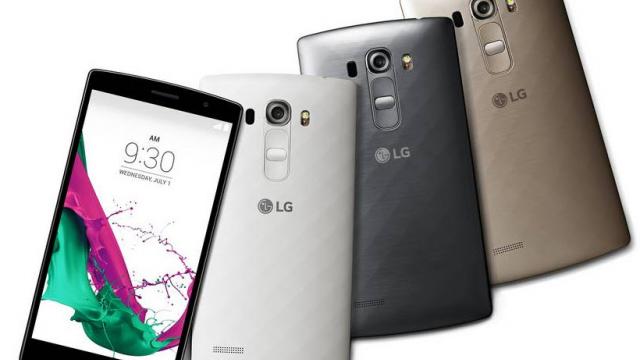 <b>LG anunţă telefonul midrange G4 Beat, cu un design similar cu G4 în variantă cu spate din plastic</b>LG a anunţat astăzi încă o versiune derivată din modelul LG G4. E vorba despre terminalul LG G4 Beat, pe care îl puteţi admira mai jos şi care vine cu dotări midrange. De la distanţă el ar putea fi confundat uşor cu LG G4, mai ales...