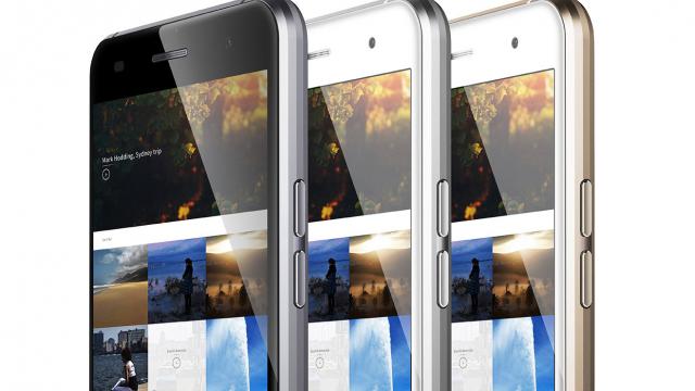 <b>Smartphone-ul Ramos MOS1 lansat oficial, vine cu ecran cu sticlă 2.5D şi procesor Snapdragon 615</b>După o perioadă relativ scurtă de teasere şi aşteptare, producătorul chinez de tablete Ramos a lansat &icirc;n sf&acirc;rşit primul său smartphone. E vorba despre Ramos MOS1, pe care &icirc;l puteţi admira &icirc;n imaginile oficiale de mai jos....