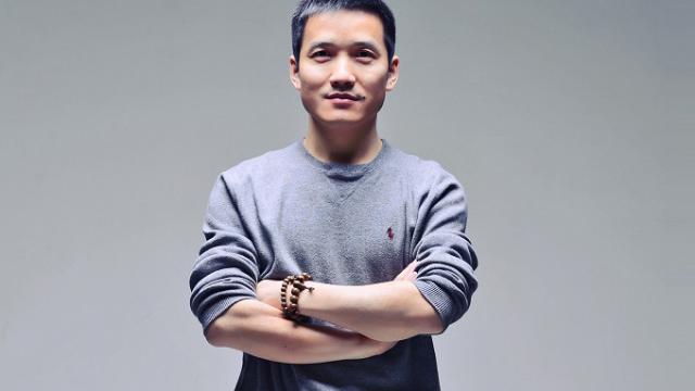 <b>OnePlus va mai lansa încă un telefon în acest an; Detalii interesante despre planurile OnePlus într-un interviu Adevărul cu fondatorul companiei</b>Azi aflăm o serie de informaţii foarte interesante despre viitorul şi trecutul OnePlus, chiar de la Pete Lau, fondatorul acestei companii. Şi nu oricum, ci prin intermediul unui interviu acordat de afabilul şef al companiei celor de la Adevărul...