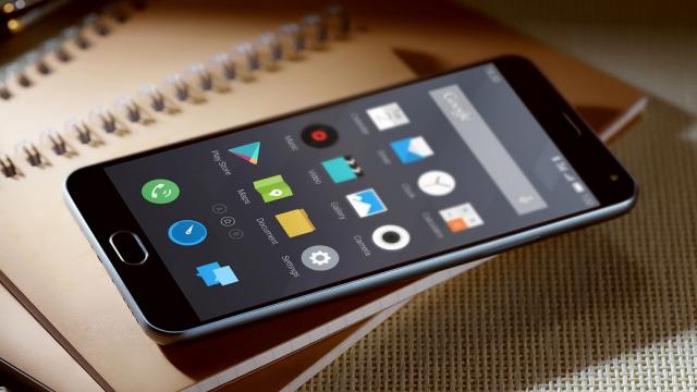 <b>Meizu M2 Note ajunge în România prin intermediul QuickMobile; telefonul costă 899 lei</b>La &icirc;nceput de iunie, chinezii de la Meizu anunțau lansarea unui nou smartphone de buget, mai precis cea a lui M2 Note, phablet de 5.5 inch cu preț recomandat de 130$. La scurt timp de la dezvăluirea sa, c&acirc;teva site-uri printre care și...