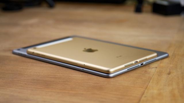 <b>iPad Air 3 și iPad Mini 4 ar putea fi lansate spre sfârșitul acestui an, potrivit unui raport din Japonia</b>&Icirc;n ultimul timp auzim mai mult detalii legate despre iPad Pro, posibila tabletă de 12.9 inch a celor de la Apple, un device dezvoltat &icirc;n special pentru mediul business. Pe l&acirc;ngă această tabletă este normal ca gigantul din Cupertino...