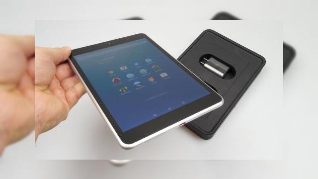 <b>Nokia N1 Unboxing: "iPad-ul" finlandez aterizează pe masa de teste (Video)</b>Nokia N1 a sosit &icirc;n sf&acirc;rşit la teste, după o aşteptare destul de &icirc;ndelungată. Acest prim device al miezului finlandez Nokia de după despărţirea de Nokia Devices ne-a fost oferit &icirc;n teste de către Quickmobile.ro. Retailerul...