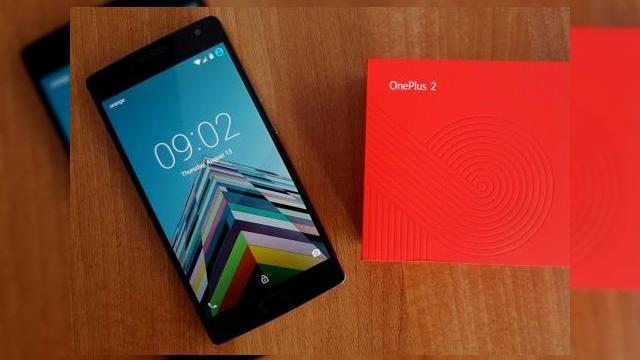 <b>Primul OnePlus 2 testat în România are parte şi de primele impresii: identitate vizuală unică, design sobru, interfaţa camerei putea fi mai bună</b>După cum probabil aţi aflat dacă ne urmăriţi pe Facebook, am descoperit şi primul OnePlus 2 testat în România. El a ajuns la Vlad Andriescu, redactor tech de la Adevărul care a realizat interviul cu Pete Lau, cofondatorul OnePlus...