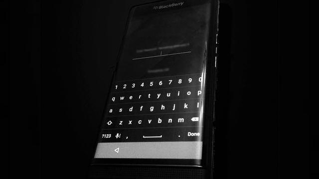 <b>BlackBerry Venice apare într-o nouă randare, cu o interfaţă uşor confuză</b>BlackBerry Venice, celebrul slider cu Android al canadienilor a apărut din nou pe web, de această dată &icirc;ntr-o randare. Am mai văzut terminalul &icirc;n ultimele săptăm&acirc;ni, &icirc;n diferite fotografii ajunse pe web, mai mult sau mai...