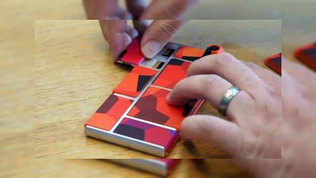 <b>Telefonul modular Google Project Ara amânat până în 2016; Perspectivele nu sunt prea bune...</b>Google a anunţat oficial la &icirc;nceputul acestei săptăm&acirc;ni că va am&acirc;na lansarea telefonului modular Project Ara, la care lucrează deja de c&acirc;ţiva ani. Iniţial se vorbea despre o lansare de test &icirc;n Puerto Rico &icirc;n...