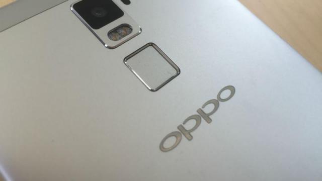 <b>Oppo R7 Plus ajunge şi pe piaţa internaţională, aduce dotări de flagship într-un corp metalic arătos şi vine cu ecran de 6 inch</b>Deşi &icirc;ncă aşteptăm telefonul Oppo R9 drept flagship Oppo pe acest an, la ora actuală modelul Oppo R7 Plus ar cam fi flagshipul companiei. Terminalul era disponibil doar &icirc;n China, dar azi aflăm că el soseşte şi la nivel internaţional....