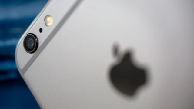 <b>iPhone 6s va primi o cameră de 12 MP cu captura low light mai bună, conform furnizorilor de componente</b>O sursă apropiată de Apple şi conectată la furnizorii de componente a oferit în această săptămână detalii despre camerele de pe viitoarea generaţie de modele iPhone. Aparent ar fi vorba de o cameră de 12 megapixeli în cazul...