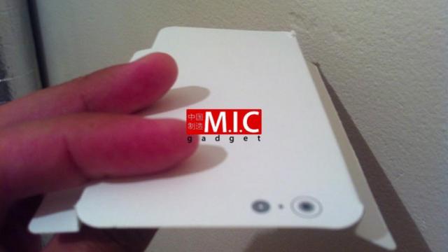 <b>Apple iPhone 6c are parte de o nouă scăpare, se reconfirmă ecranul de 4 inch şi lansarea în octombrie</b>&Icirc;n ultima vreme am văzut mai degrabă scăpări ale lui iPhone 6s şi 6s Plus, dec&acirc;t ale lui iPhone 6c, dar iată că azi urmaşul lui iPhone 6c revine &icirc;n actualitate. Blogul tech Micgadgets a pus m&acirc;na pe o imagine cu o machetă...