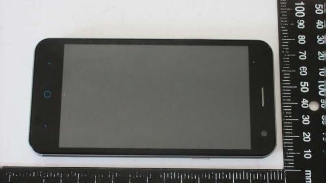 <b>ZTE Blade A465 primeşte certficarea FCC pentru utilizarea LTE de Categoria 4</b>ZTE ar trebui să aducă c&acirc;teva terminale interesante la IFA 2015 săptăm&acirc;na viitoare, dar &icirc;ntre timp pregăteşte o lansare pentru piaţa din Mexic. Modelul ZTE Blade A465 ar fi primit recent certificarea de la FCC pentru utilizarea...