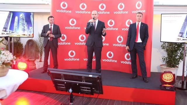 <b>Vodafone se pregăteşte să ne ofere abonamente cu internet 4G nelimitat pentru mobil?</b>&Icirc;n v&acirc;ltoarea lansărilor de la IFA 2015, am observat că am primit şi un comunicat de presa din partea Vodafone Rom&acirc;nia, care are ca subiect următoarea frază: "La un an de Supernet 4G, Vodafone anunţa cea mai mare experienţă de...