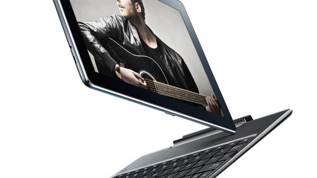 <b>IFA 2015: ASUS prezintă tableta ZenPad 10, cu ecran de 10 inch, pret atractiv si tastatura vedeta</b>Nu am văzut doar ZenFone-uri familiare şi un ZenWatch nou pe scenă de la IFA 2015, dar şi c&acirc;teva modele de tablete ZenPad, printre care şi un terminal cu diagonală mai mare. E vorba despre ASUS ZenPad 10, o tabletă care aduce la pachet şi o...