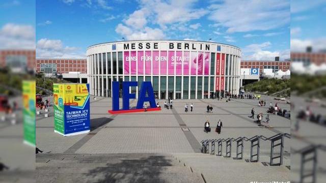 <b>Jurnal de bord, ziua 5: Experiența IFA 2015 ia sfârșit, nu înainte de a face cunoștiință cu o serie de gadget-uri inedite</b>Ziua de sâmbătă s-a dovedit a fi una foarte aglomerată la IFA, târg ce a fost luat cu asalt de mulțimea de vizitatori, de la cei mai mici aflați în cărucioare, și până la cei trecuți de prima tinerețe. Deși ideea...