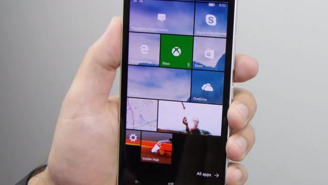 <b>Windows 10 Mobile Build 10536 are acum tastaturile şi pachetele de limbi străine disponibile; Acest release se confruntă în continuare cu buguri!</b>Deşi suntem la doar 3 săptăm&acirc;ni distanţă de marele eveniment Microsoft care ne va aduce noile flagshipuri Lumia, se pare că firma din Redmond mai are c&acirc;teva aspecte de corectat &icirc;naintea de debutul lui Windows 10 Mobile. Vă...