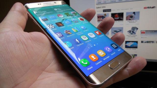 <b>Samsung Galaxy S6 Edge+ Review: Bugatti-ul smartphone-urilor din anul curent (Video)</b>Samsung Galaxy S6 Edge+ a fost anunţat pe 13 august, &icirc;mpreună cu Samsung Galaxy Note 5 şi a avut parte de atenţie maximă din partea noastră, după impresia bună făcută de Galaxy S6 Edge. La urma urmei, aceasta este versiunea mai mare a...