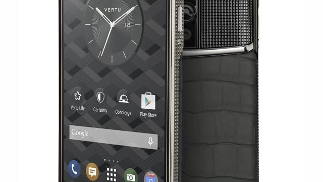 <b>Vertu Signature Touch în varianta cu 4 GB RAM și procesor Snapdragon 810 este anunțat oficial; prețurile încep de la 9.900 dolari</b>&Icirc;n lumea telefoanelor de lux,&nbsp;Vertu este una dintre acele companii de pe piață ce reușește să ofere cele mai inedite produse, iar Signature Touch este unul dintre acestea. Dacă specificațiile sale (display FHD 4.7 inch + 2 GB RAM +...