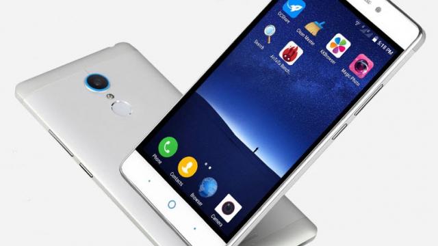 <b>Iată 5 produse de origine chineză ce pot ajunge pe lista voastră de cumpărături; smartphone-uri, tablete, dar și camere video de acțiune</b>Cu prima lună din toamnă aproape de sf&acirc;rșit, astăzi vă propunem un top 5 device-uri de origine chineză numai bune de cumpărat, terminale v&acirc;ndute online de către GeekBuying.com. Fie că plănuiți să achiziționați un smartphone pe...