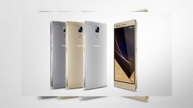 <b>Huawei Honor 7 va avea parte de o lansare oficială în România; aceasta este programată pentru 21 octombrie</b>Anunțat inițial &icirc;n luna iunie a acestui an, se pare că Huawei Honor 7 va ajunge &icirc;n cur&acirc;nd și pe piața din Rom&acirc;nia pe cale oficială. Acest lucru ne este dezvăluit de către invitația la evenimentul pregătit de către...