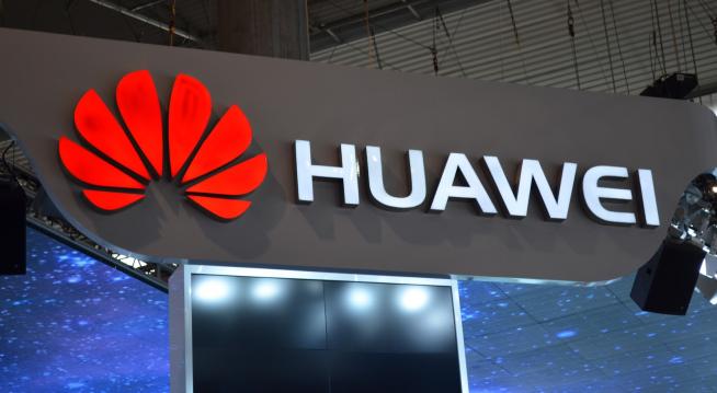 <b>Huawei deschide un centru de service în parteneriat cu ESD România; acesta poate fi găsit în București</b>Cu v&acirc;nzări de peste 200.000 terminale mobile &icirc;n 2014 pe piața din Rom&acirc;nia, Huawei este un jucător important și tocmai de aceea ține să &icirc;ți răsplătească clienții. O modalitate de a face acest lucru, este și oferirea de...