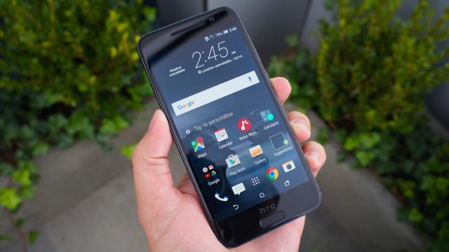 <b>HTC One A9 primeşte primele recenzii: ecran excelent, încărcare rapidă și performanță bună, dar prețul și acustica dezamăgesc</b>Săptăm&acirc;na trecută asistam la debutul lui HTC One A9, &icirc;n cadrul unui eveniment transmis prin live streaming pe web. Toate datele acestui device erau deja cunoscute &icirc;nainte de lansare, datorită unei mari cantităţi de informaţii şi...