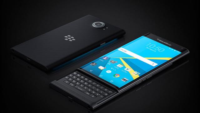 <b>BlackBerry Priv este disponibil la precomandă prin intermediul QuickMobile; costă 3.499 lei</b>Știam deja faptul că prețul lui BlackBerry Priv nu va fi deloc unul mic, iar astăzi descoperim și suma la care urmează a se comercializa pe piața rom&acirc;nească. Ca de fiecare dată, QuickMobile.ro este primul retailer din Rom&acirc;nia ce...
