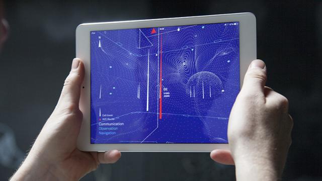 <b>Probabil cea mai originală aplicaţie a anului: Architecture of Radio ne permite să vedem toate undele radio care ne înconjoară</b>Suntem înconjuraţi, pătrunşi şi acoperiţi de unde radio oriunde am merge în ziua de azi. Fie că e vorba de routere WiFi, antene de conectivitate celulară sau sateliţi GPS, Planeta Pământ e un labirint şi un arici cu trilioane...