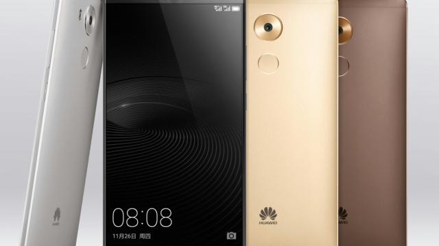 <b>Huawei Mate 8 este disponibil la pre-comandă pe QuickMobile.ro; versiunea de 32 GB costă 2.499 lei</b>Recent lansat pe piața din China, phablet-ul Huawei Mate 8 ajunge iată și pe plan local prin intermediul celor de la QuickMobile.ro, retailer ce vinde at&acirc;t variantele cu 32 GB și&nbsp;64 GB spațiu intern de stocare. De reținut faptul că...