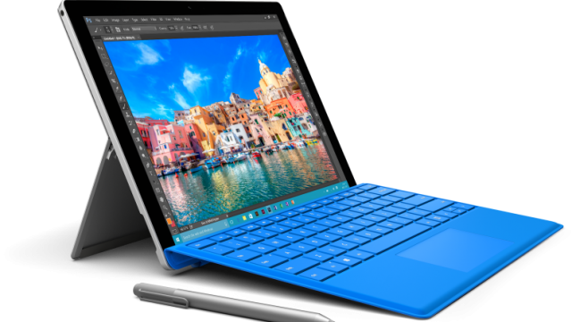 <b>Tableta Microsoft Surface Pro 4 se află în stocul evoMAG.ro; vine în varianta cu SSD de 128 GB și procesor Intel Core i5</b>Odată cu achiziția unei tablete, mulți dintre noi decid să aleagă un model care &icirc;n același timp să &icirc;nlocuiască și PC-ul sau laptop-ul deținut. Printre acele puține device-uri ce pot oferi o astfel de experiență se numără și...