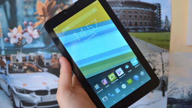 <b>Tableta UTOK Hello 7Q LTE are câștigător; Moș Crăciun vine mai repede pentru Tender Carmen Marilena</b>Cu aproximativ o săptăm&acirc;nă &icirc;n urmă vă prezentam o nouă tabletă proaspăt ajunsă pe masa de teste Mobilissimo, și anume modelul UTOK Hello 7Q LTE. Acest device avea să fie subiectul unui concurs organizat &icirc;n parteneriat cu cei...