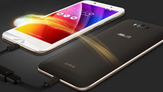 <b>ASUS ZenFone Max promovat prin prisma bateriei sale generoase de 5.000 mAh într-un nou spot (Video)</b>Anul 2015 e cel în care conceptul de "battery phone" a devenit total împământenit, astfel încât ne-am obişnuit cu ideea unor smartphone-uri cu capacităţi de baterie similare cu ale tabletelor. Printre ele se numără şi...