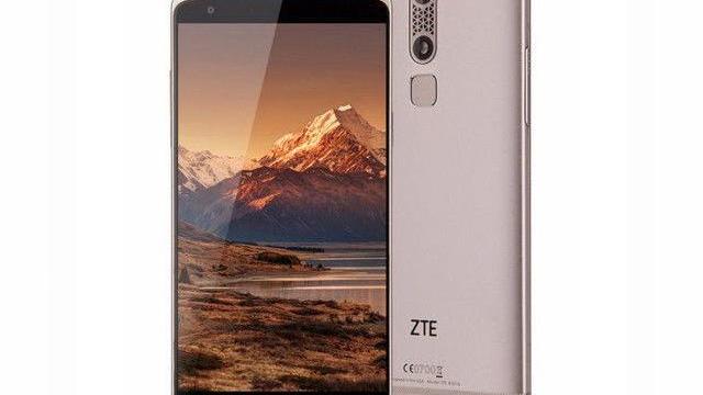 <b>ZTE Axon Mini disponibil acum şi la nivel global, vine cu Force Touch în varianta Premium</b>&Icirc;n această vară telefonul ZTE Axon Mini&nbsp;părea să inaugureze tehnologia Force Touch pe smartphone-uri, dar doar &icirc;n varianta Premium, care s-a lăsat puţin aşteptată. După ce handsetul a ajuns &icirc;n varianta standard &icirc;n...