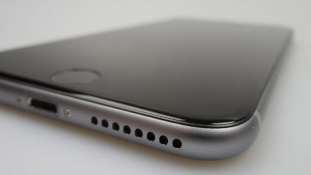 <b>Apple are în dezvoltare formaturi audio de înaltă rezoluţie</b>Pentru că nu mai ajunge banalul MP3, sunt la modă printre pasionaţii de muzică fişierele de &icirc;naltă rezoluţie, care &icirc;ţi permit să savurezi o melodie auzind toate instrumentele sale foarte clar şi toate nuanţele vocii. Acest lucru a...