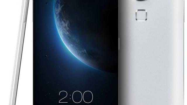 <b>CES 2016: LeTV Le Max Pro este primul smartphone cu procesor Snapdragon 820 la bord; sosește cu 4 GB RAM și Sense ID</b>Așa cum era de așteptat, producătorul chinez LeTV a anunțat noul phablet Le Max Pro &icirc;n cadrul t&acirc;rgului de tehnologie din Las Vegas. Acest device reprezintă totodată și primul model de pe piață ce vine la pachet cu procesorul quad-core...