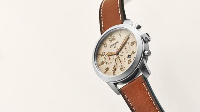 <b>CES 2016: Fossil Q54 Pilot este un nou smartwatch dezvăluit în Las Vegas; vine cu un design clasic și aduce suport pentru afișarea notificărilor</b>În urmă cu ceva timp, Fossil dezvăluia un prim smartwatch din portofoliu, model numit Q Founder ce avea să fie vândut la un preț de 275 dolari. Astăzi direct din Las Vegas, Fossil anunță lansarea unui alt device similar denumit Q54...