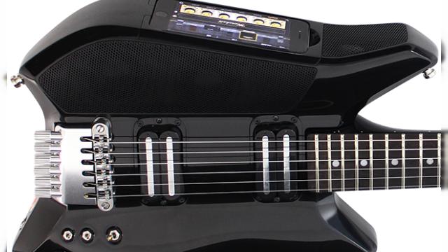 <b>Fusion Guitar este chitara smart perfectă, cu difuzoare şi conectivitate amplă, dar şi integrare iPhone (Video)</b>Dacă tot avem ceasuri smart şi &icirc;mbrăcăminte smart, case smart şi vehicule smart, de ce nu să facă şi instrumentele muzicale trecerea spre tehnologia de nouă generaţie? Este şi cazul lui Fusion Guitar, o chitară smart care a ajuns hit pe...