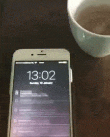 <b>Cum arată notificările pe un iPhone, dacă ai 8 milioane de followeri pe Instagram (Video)</b>​Utilizatorii cu foarte mulţi followeri pe Instagram &icirc;şi pot face iPhone-ul stresant sau chiar neutilizabil dacă e un model mai vechi. Mai jos vedeţi cum arată un astfel de handset supus avalanşei de comentarii şi like-uri ale unei...