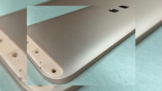 <b>Un misterios telefon Huawei are șasiul fotografiat şi specificaţiile dezvăluite; Pare a fi un succesor pentru Huawei G8</b>Un misterios telefon Huawei şi-a făcut azi apariţia pe web &icirc;n fotografiile de mai jos şi deşi el nu are un nume oficial &icirc;ncă, avem indicii că ar urma să fie un succesor pentru Huawei G8. Şi specificaţiile par să indice acelaşi...