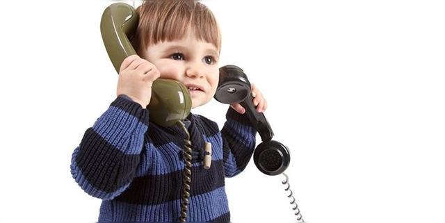 <b>Qualcomm dezvoltă o tehnologie ce permite apelarea a două persoane fără a folosi o conferinţă sau a pune pe cineva pe hold</b>Primirea a doua apeluri telefonice simultan e mereu o problemă, pentru că cineva ajunge inevitabil să fie pus pe hold sau se creează o babilonie atunci c&acirc;nd se discută &icirc;n conferinţă. Qualcomm a brevetat recent o tehnologie care permite...