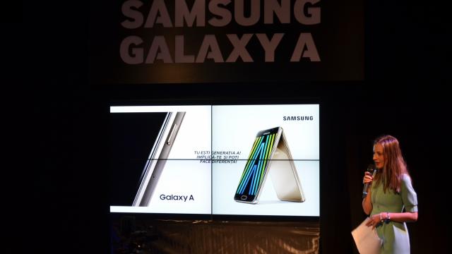 <b>Noua gamă de terminale Samsung Galaxy A este prezentată oficial în România; iată primele impresii</b>După cum vă anunțam cu o săptăm&acirc;nă &icirc;n urmă, astăzi 18 ianuarie, Samsung avea să prezinte pe plan local noua gamă de terminale Galaxy A. Deși unii dintre noi eram &icirc;ncrezători și așteptam toate cele 4 modele, Samsung...