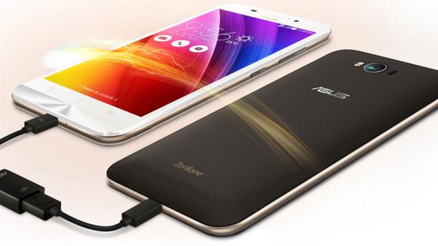 <b>Asus ZenFone Max ajunge în oferta MarketOnline; device cu baterie de 5000 mAh și preț de 948 lei</b>Cu ceva timp &icirc;n urmă, producătorul taiwanez Asus anunța și lansarea lui ZenFone Max, un smartphone ce impresionează prin bateria uriașă de 5.000 mAh adusă la pachet. De astăzi, telefonul se regăsește și &icirc;n oferta celor de la...
