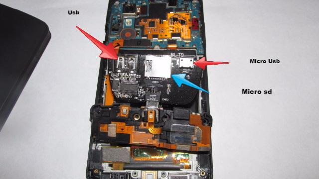 <b>Un Nexus 5 e modificat astfel încât să integreze slot microSD, prin rearanjarea componentelor la interior</b>Direct de pe Reddit vine o modificare foarte interesantă a unui handset Nexus 5, ale cărui componente interne au fost rearanjate, astfel &icirc;nc&acirc;t să facă loc pentru un slot microSD. Modderul afirmă că motivul pentru aceasta "tunare" e că...