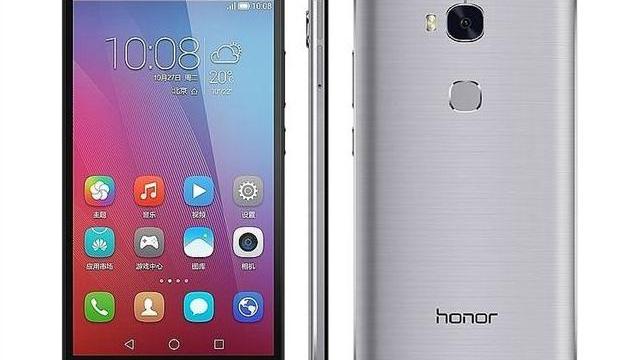 <b>Huawei Honor 5X va debuta în Europa de pe 4 februarie, cu o reducere de 26 euro pentru cei înregistrați la vMall</b>Huawei Honor 5X este urmaşul unuia dintre cele mai apreciate modele midrange testate la Mobilissimo.ro în ultimul an, Huawei Honor 4X. Aflati ca Honor 5X ar urma să ajungă în Europa de pe 4 februarie. Terminalul a debutat deja...
